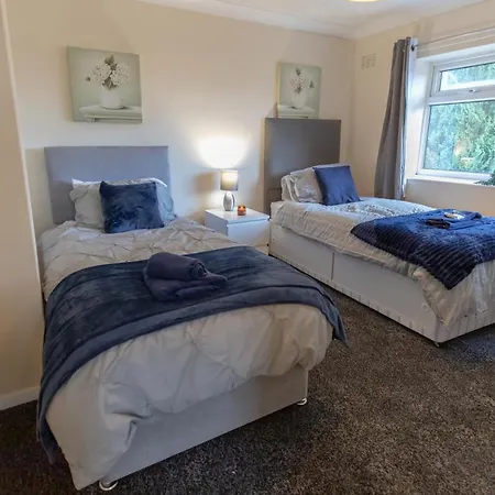 Og Retreat Home- Contractor And Family Friendly- Free Wi-fi, Free Parking Holiday home Thornaby on Tees